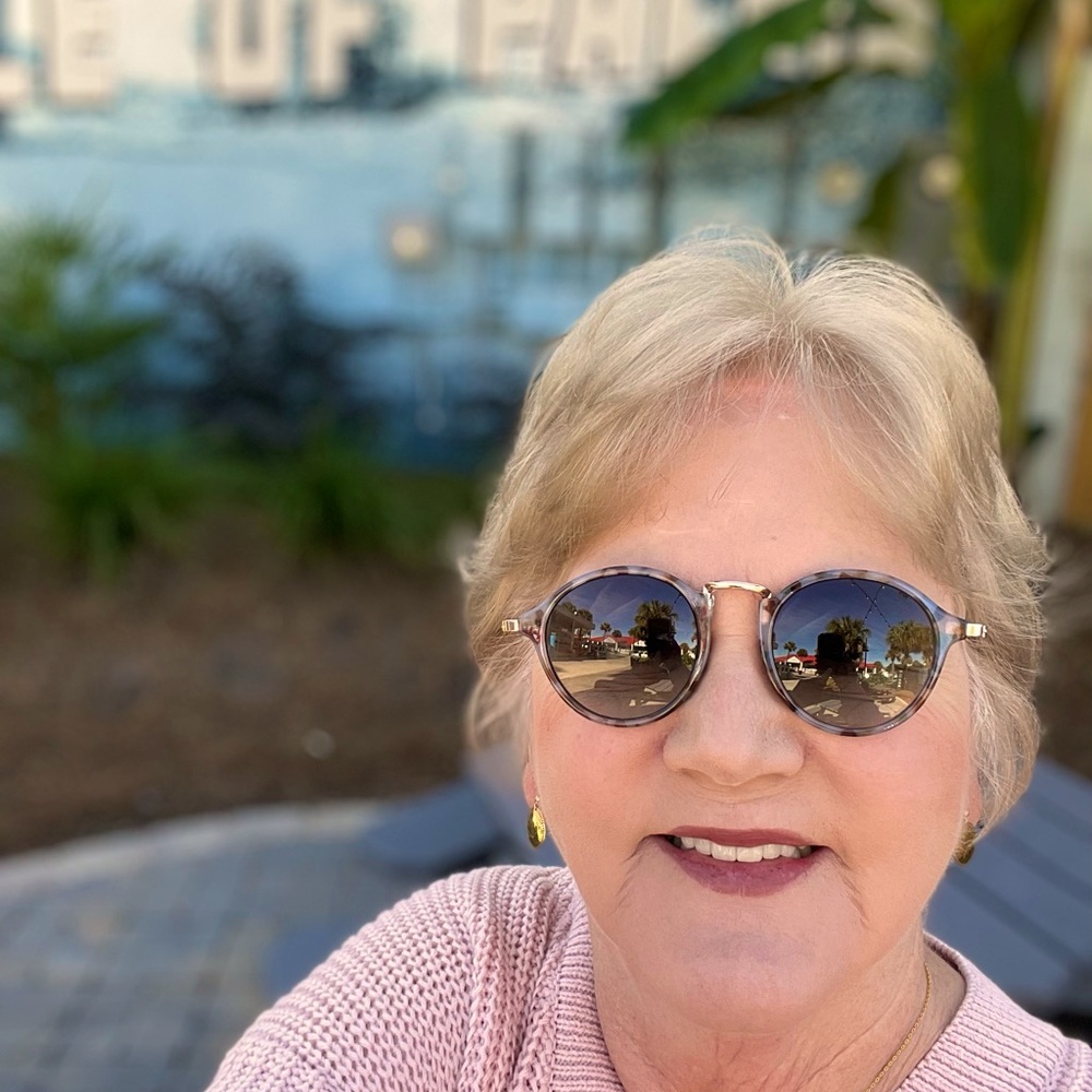 Meet your Posher, Posh